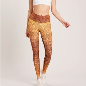 Niyama sol high waisted Gold croc leggings